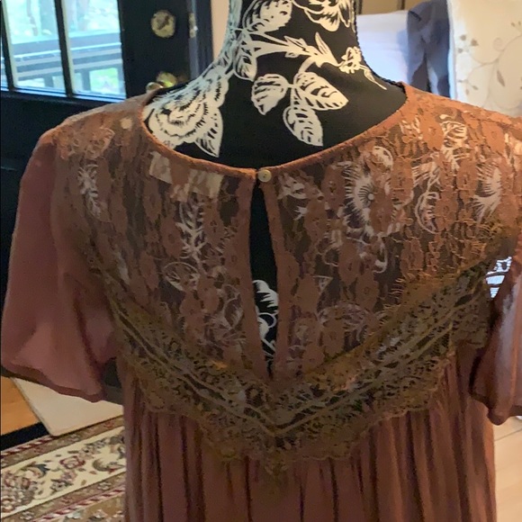 Brown lace tunic size large – never worn - Picture 3 of 4